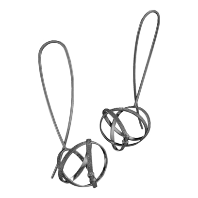 Mobius Wishbone Earring (sm) 
Oxidized sterling silver
ERWH09-OX
160.
